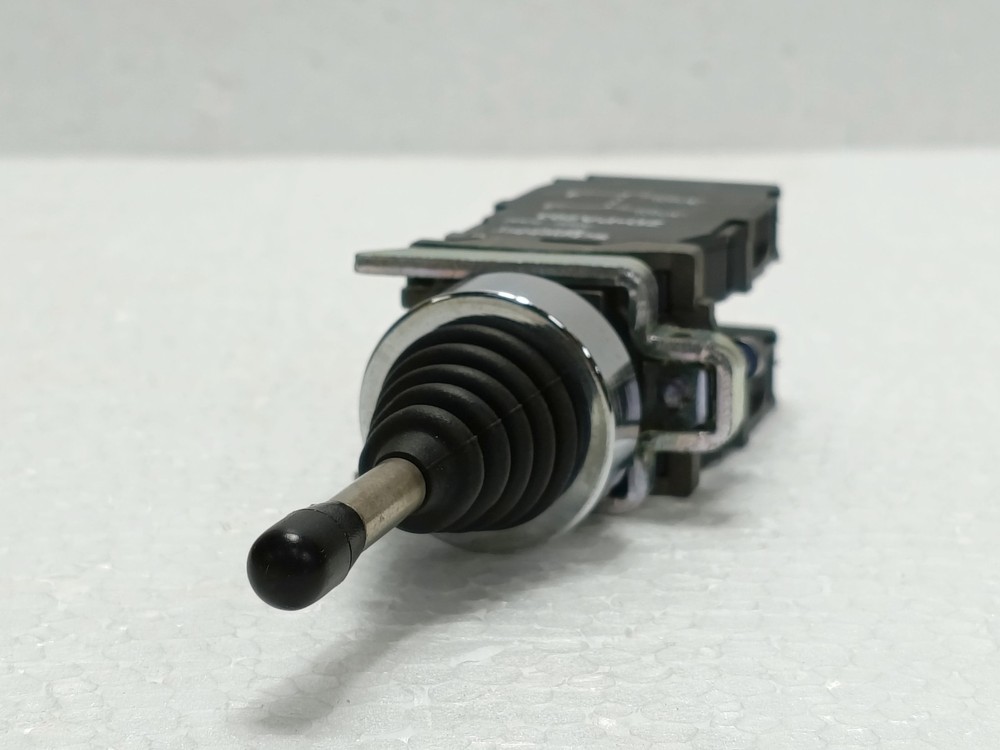 Schneider XD4PA24 Harmony XB4 Joystick 4-Direction Spring Return 22mm Controller