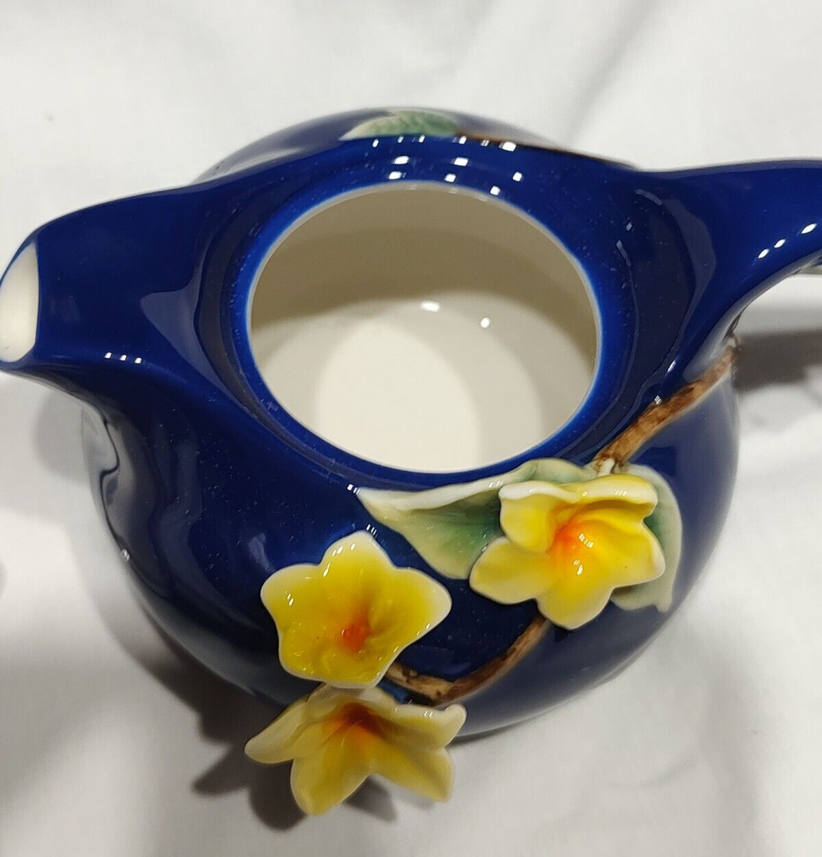 Sorelle Fine Porcelain Cobalt Blue Yellow Jasmine Flower Teapot 3.75"h x 6.25"L