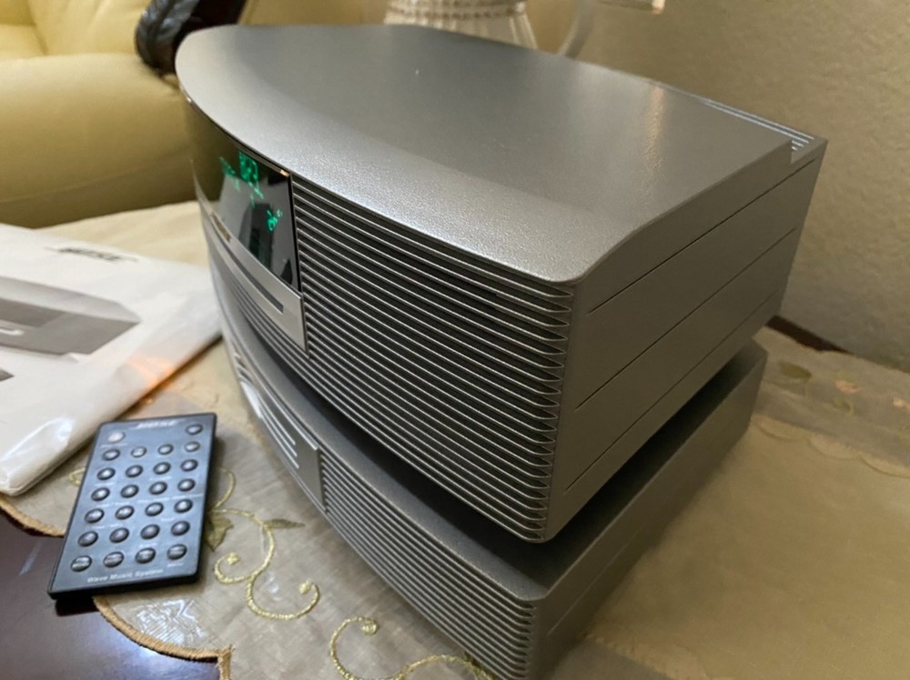Bose Wave Music System CD AM/FM W/ 3 CD Changer & Remote Control