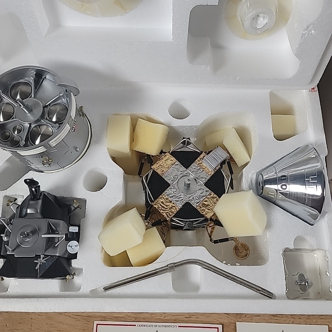 Danbury Mint APOLLO 13 Lunar Landing Model In Original Box with Paperwork 1:50