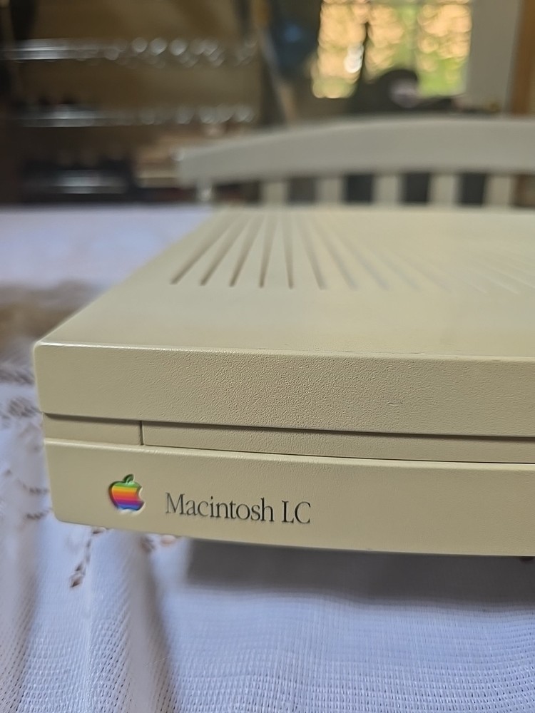 Apple Macintosh LC M0350 Desktop Computer