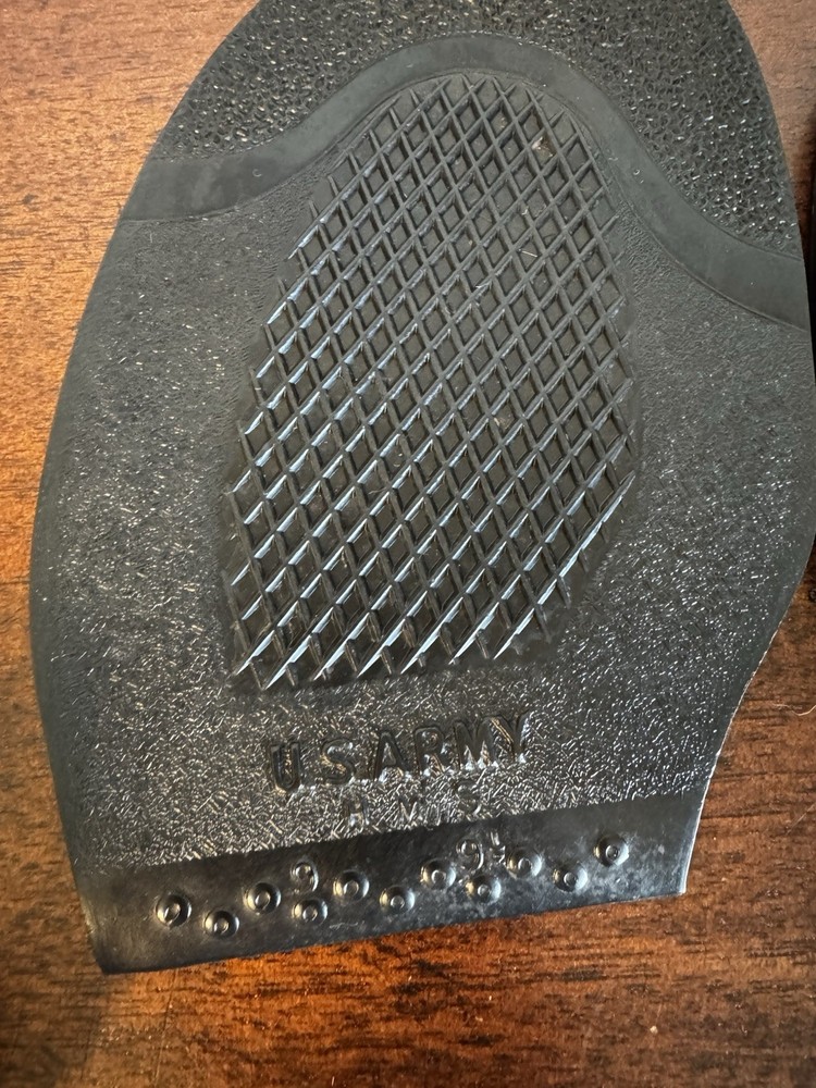 ORIGINAL US ARMY BOOTS REPLACEMENT SOLES FOR 9-9.5 COMBAT BOOTS-NOS