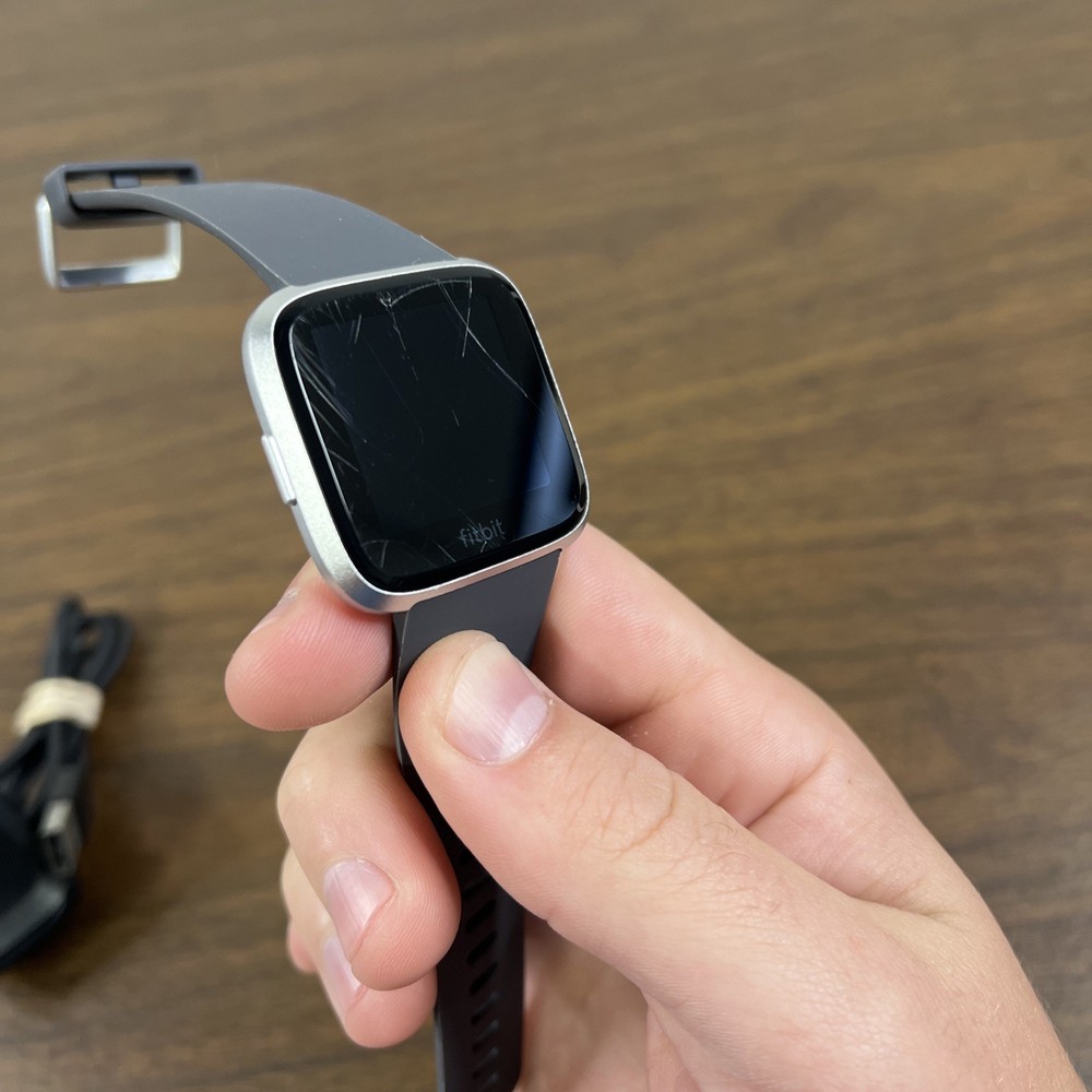 Fitbit Versa Lite Smartwatch Activity Tracker Black FB415 SE Charger (Scratches)