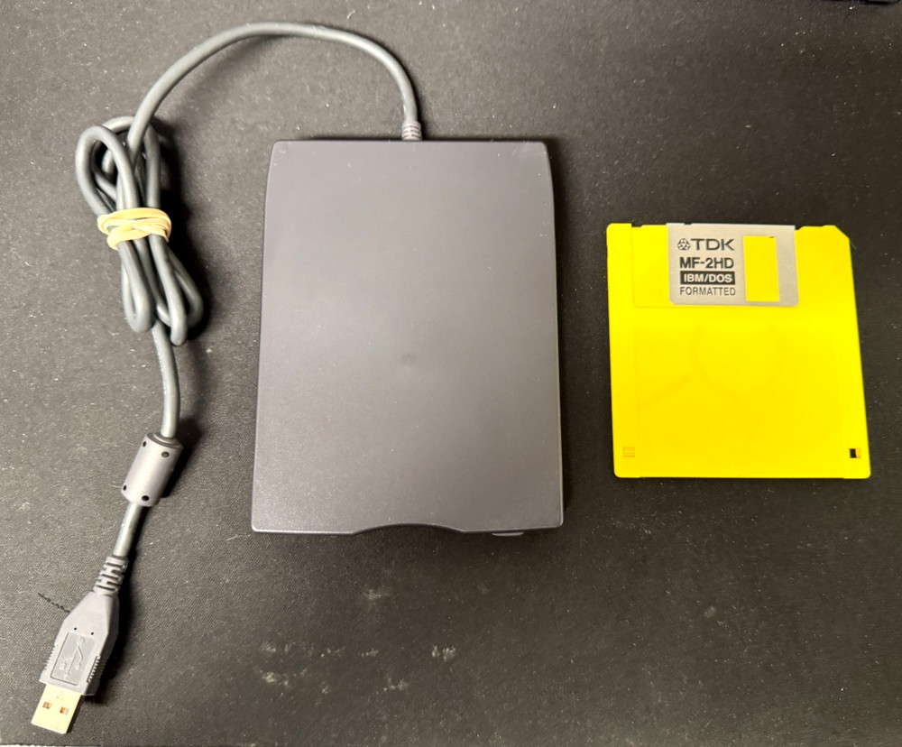 Dell External Floppy Drive Module Model FD-05PUB with 17 Floppy Disks TESTED