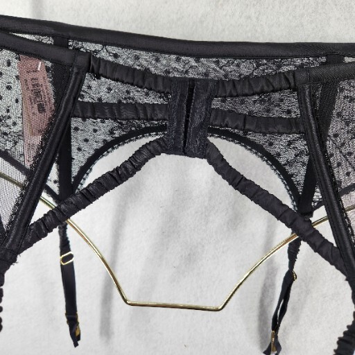 VICTORIA'S SECRET Dream Angels Black Floral Lace Garter Belt Womens M-L NEW