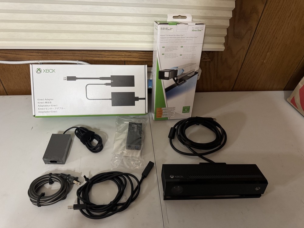 Microsoft bundle Xbox One kinect Sensor Bar Model:1520 & Kinect Adapter Mo:1637