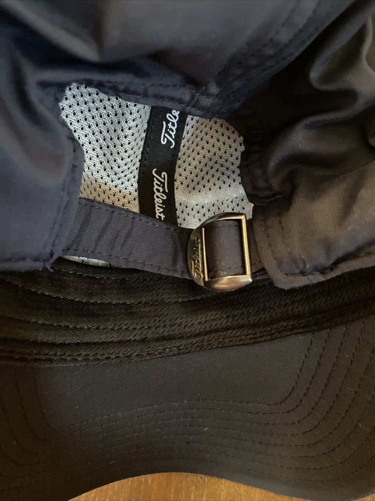 TITLEIST Golf Hat Strapback Adjustable Cap Navy Blue Tech Performance Material