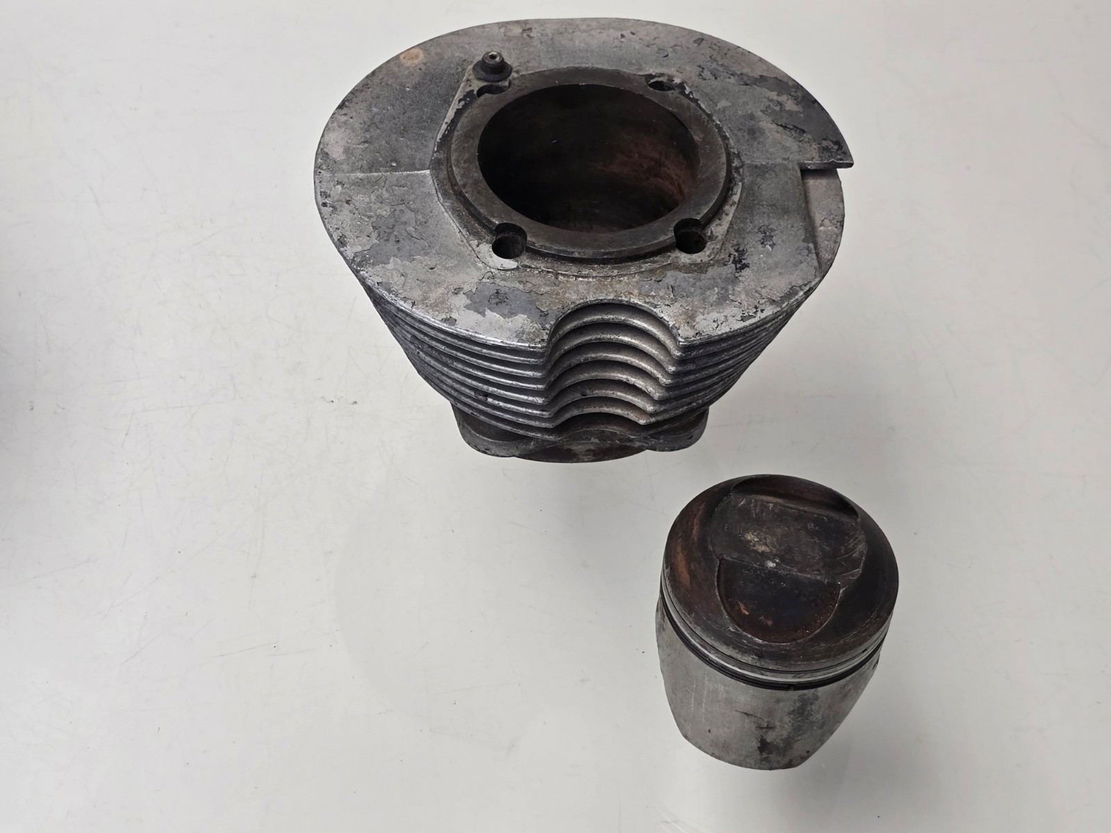 DUCATI SINGLE 250 BEVEL NARROW CASE CYLINDER JUG BARREL W/ PISTON DM250 DIANA