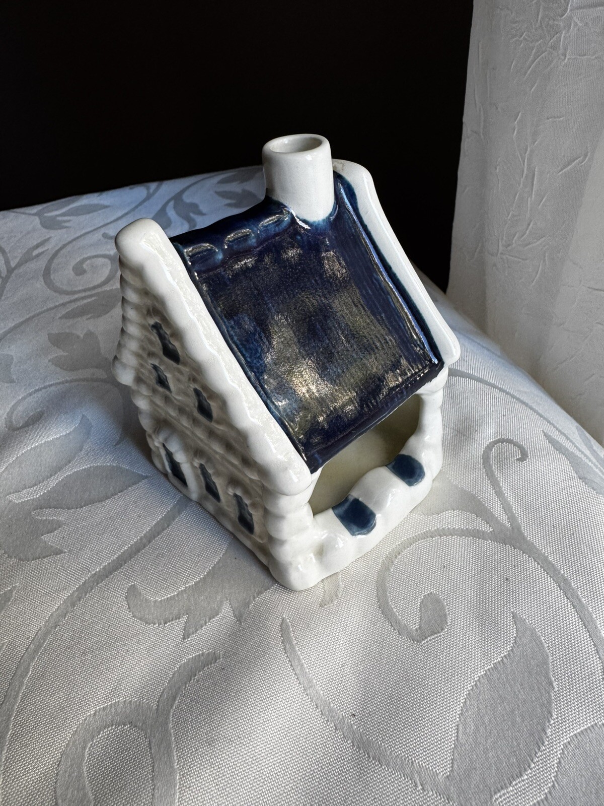 1939 Blauw Delfts Pottery House Ashtray Smoking Chimney (i2)