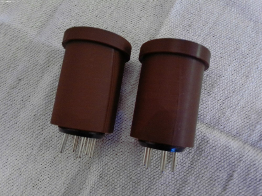 PAIR OF 5-PIN PLUG-IN COIL FORMS FOR HAM OR OTHER RADIO PROJECTS