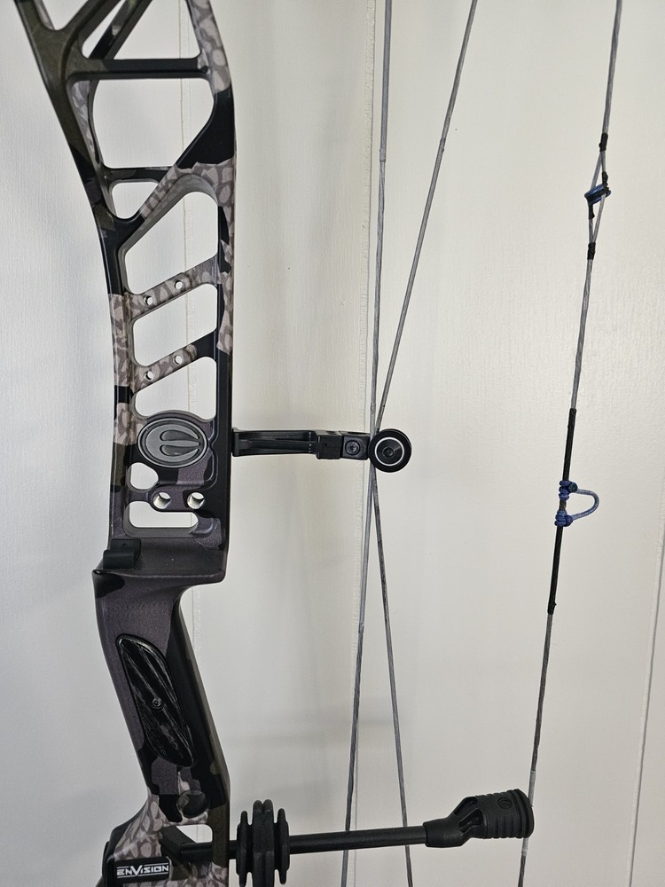 Elite Envision Compound Bow