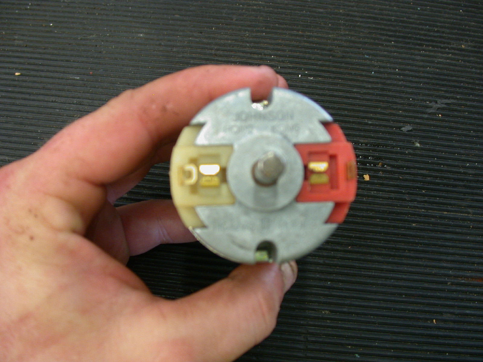 12 VOLT ELECTRIC MOTOR HC970 DOUBLE 1/4IN SHAFTS HY TORQUE