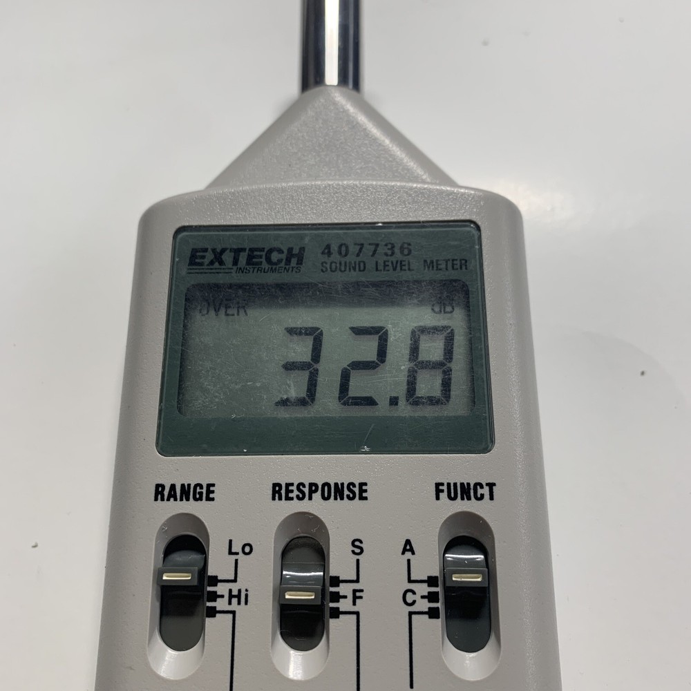 Extech Instruments 407736 Sound Level Meter with case **Pre-Owned**