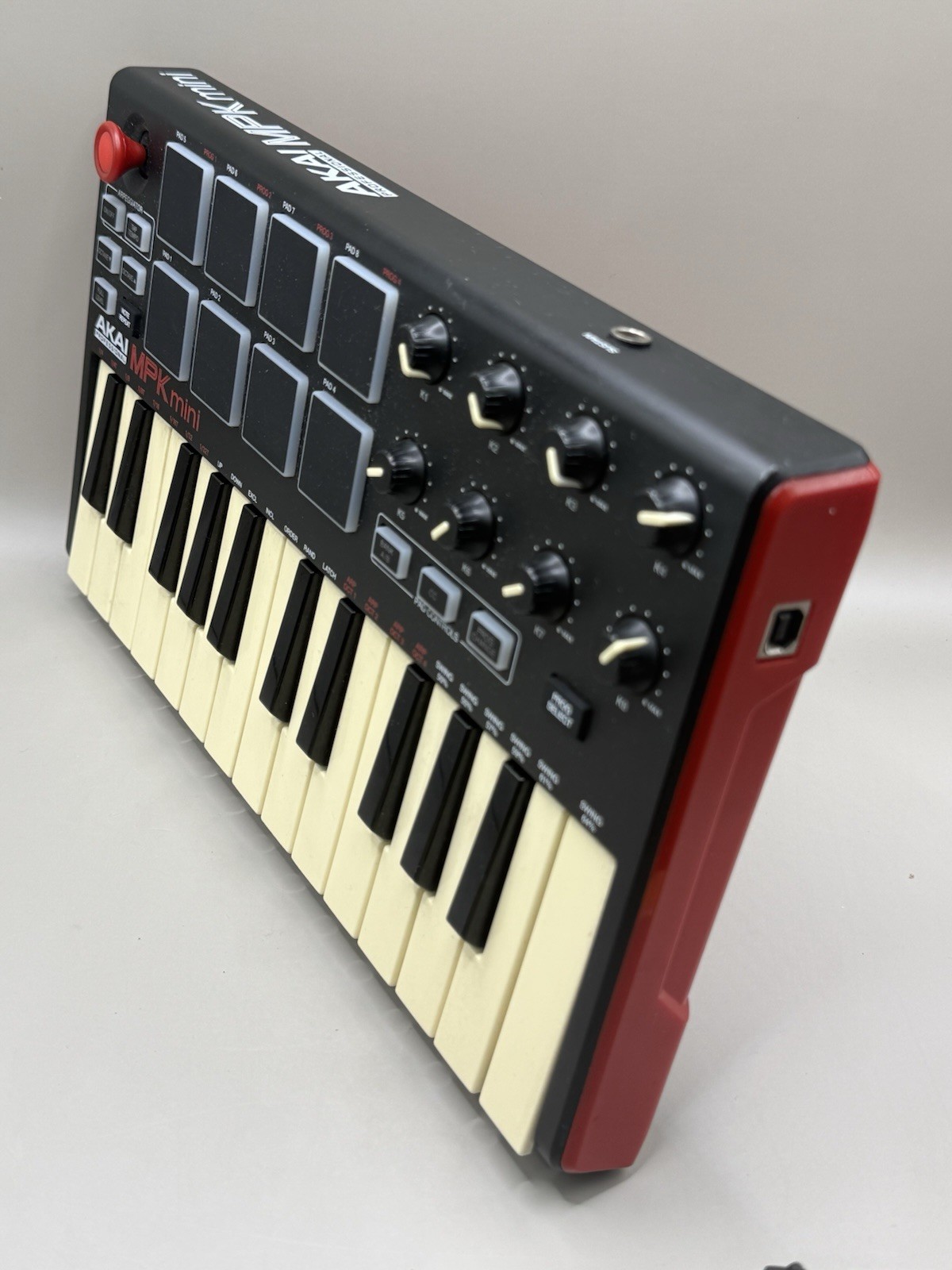 Akai Professional MPK2 Mini Play Portable 25-Key Keyboard