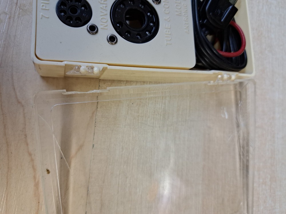 Model FT 425 Tube and Continuity Checker