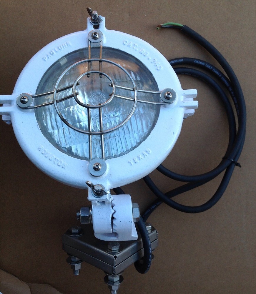 Pauluhn Light Fixture 740ASMRSGRD