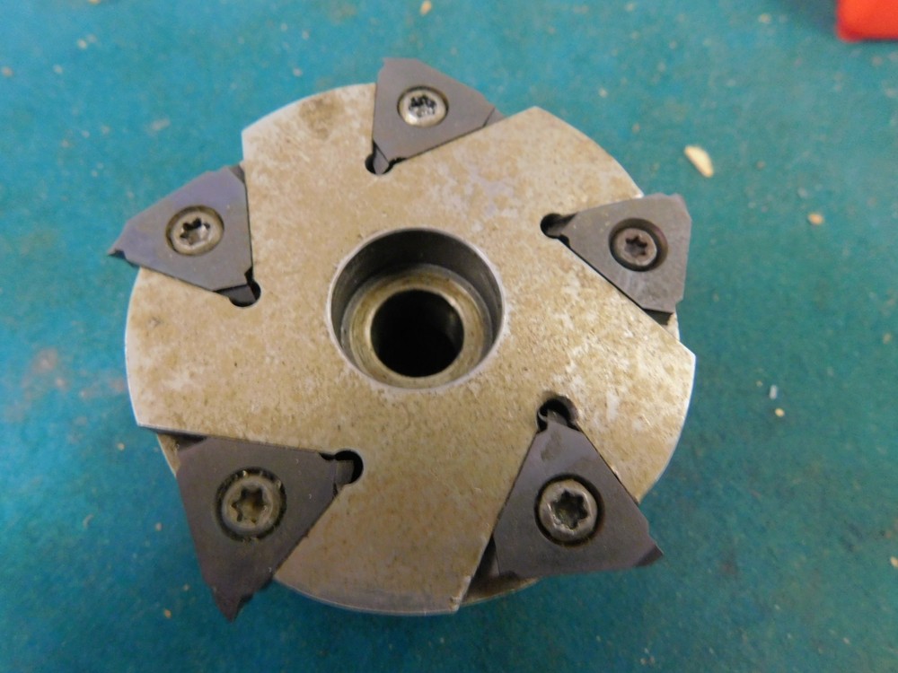 2.75" Diameter Thread or Grooving Head 1.0" Arbor Mount Hole with New Inserts