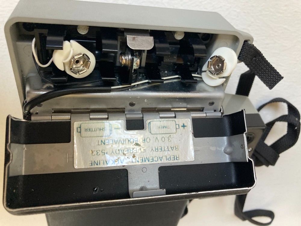 Polaroid Countdown M80 Automatic Land Camera w/Case Front Cover Missing