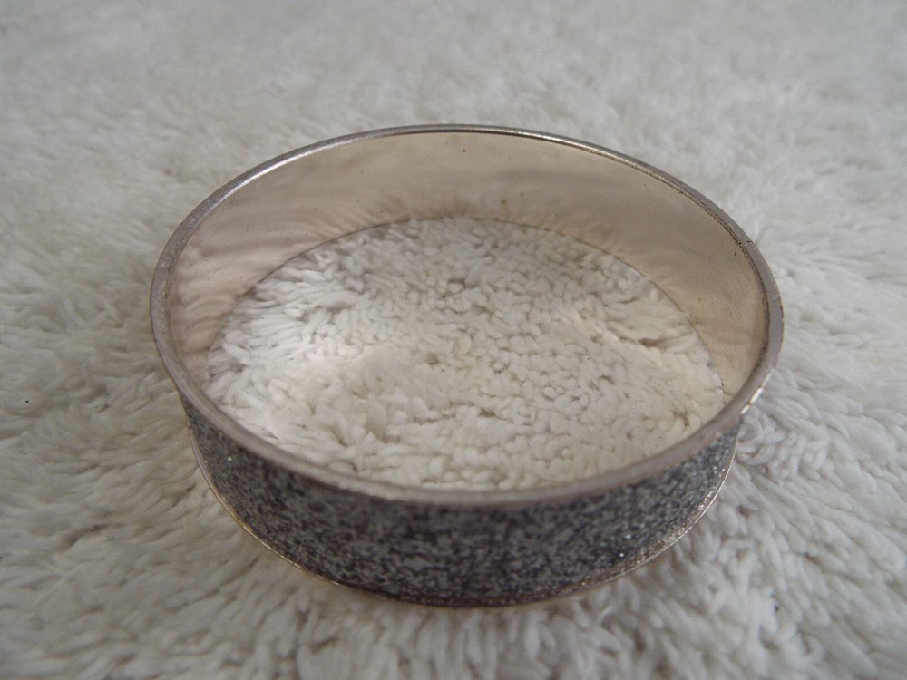 Silvertone Glitter Bangle Bracelet (B10)