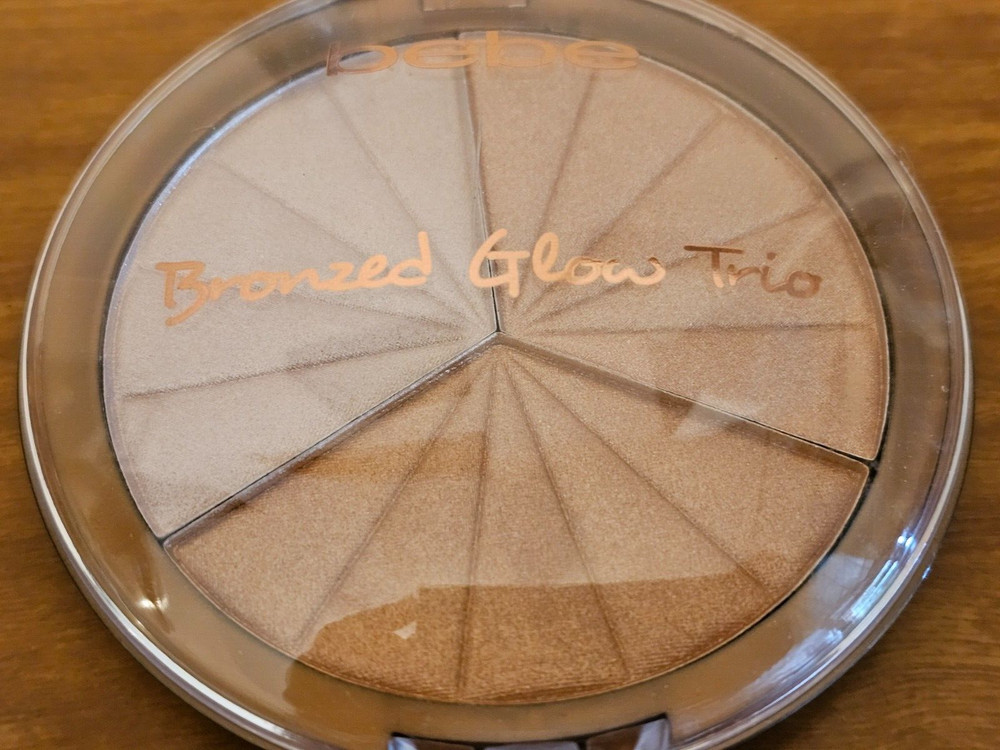 BEBE' BRONZED GLOW TRIO BRONZER MAKEUP COMPACT NEW