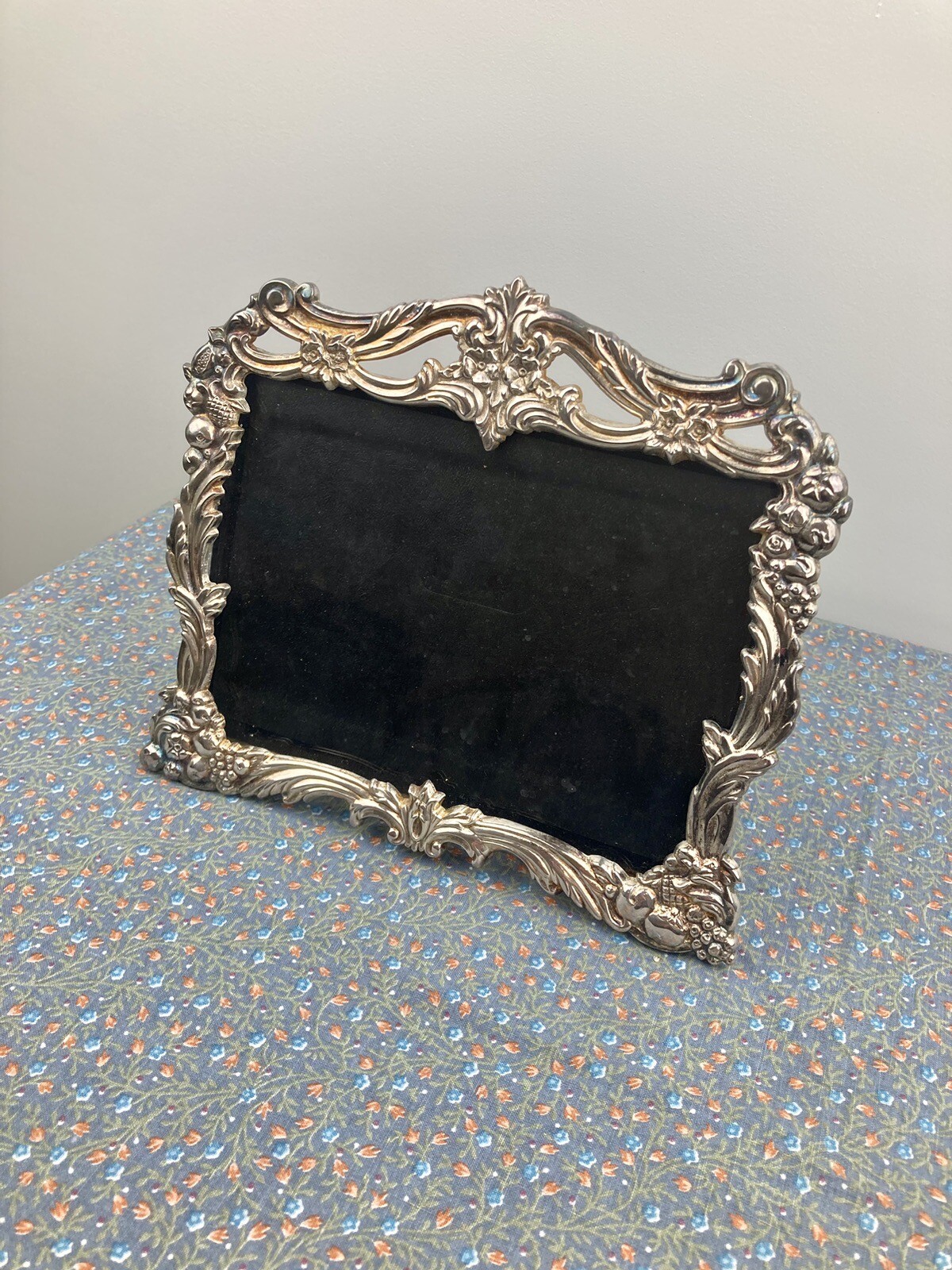 Antique Vintage Fruit Flower Art Nouveau Reed & Barton Silver Plated Photo Frame