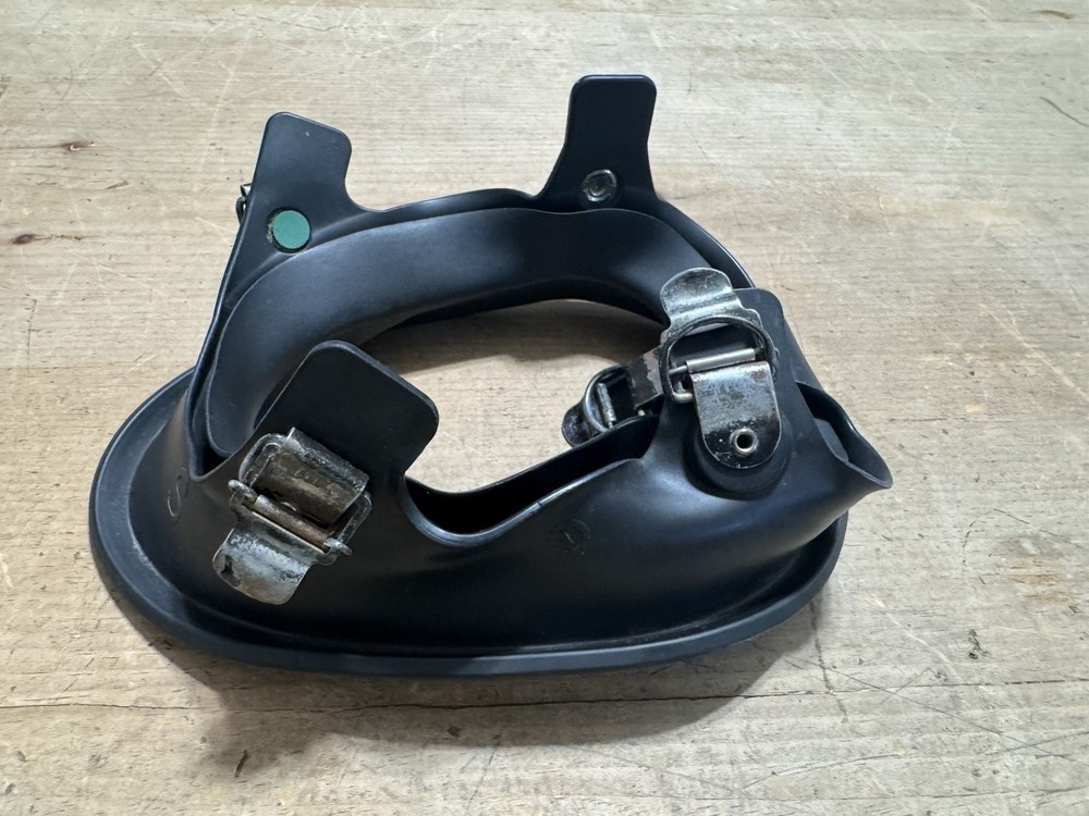 Scott AV3000 HT SCBA Firefighter Mask 5 Pull Replacement Face Seal Small Medium
