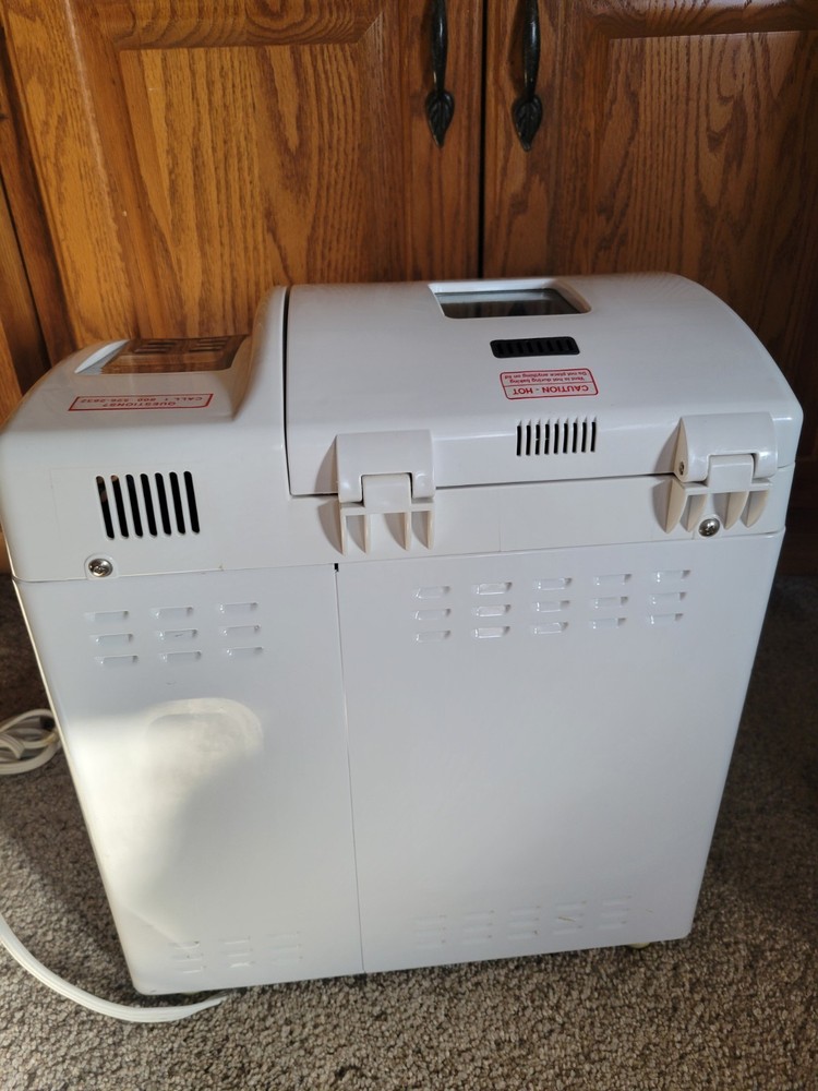 Oster Automatic Bread Maker 2 Lbs Loaf Model 4839 Works Great