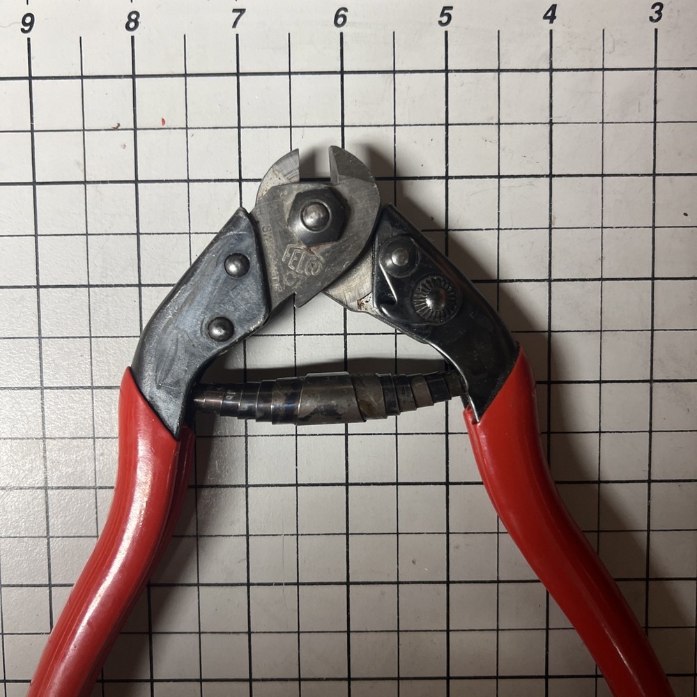 FELCO C7 One-Hand Cable Cutter – 0.28" Cutting Diameter