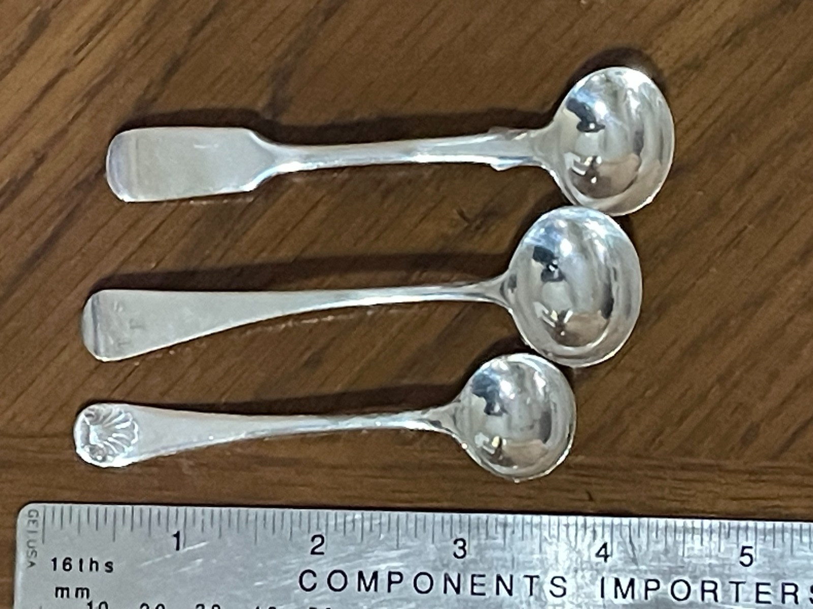 3   ANTIQUE GEORGE III   SILVER SALT SPOONS   20 g