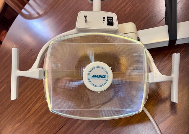 Marus post mount dental light 120v Working Condition (Tested)