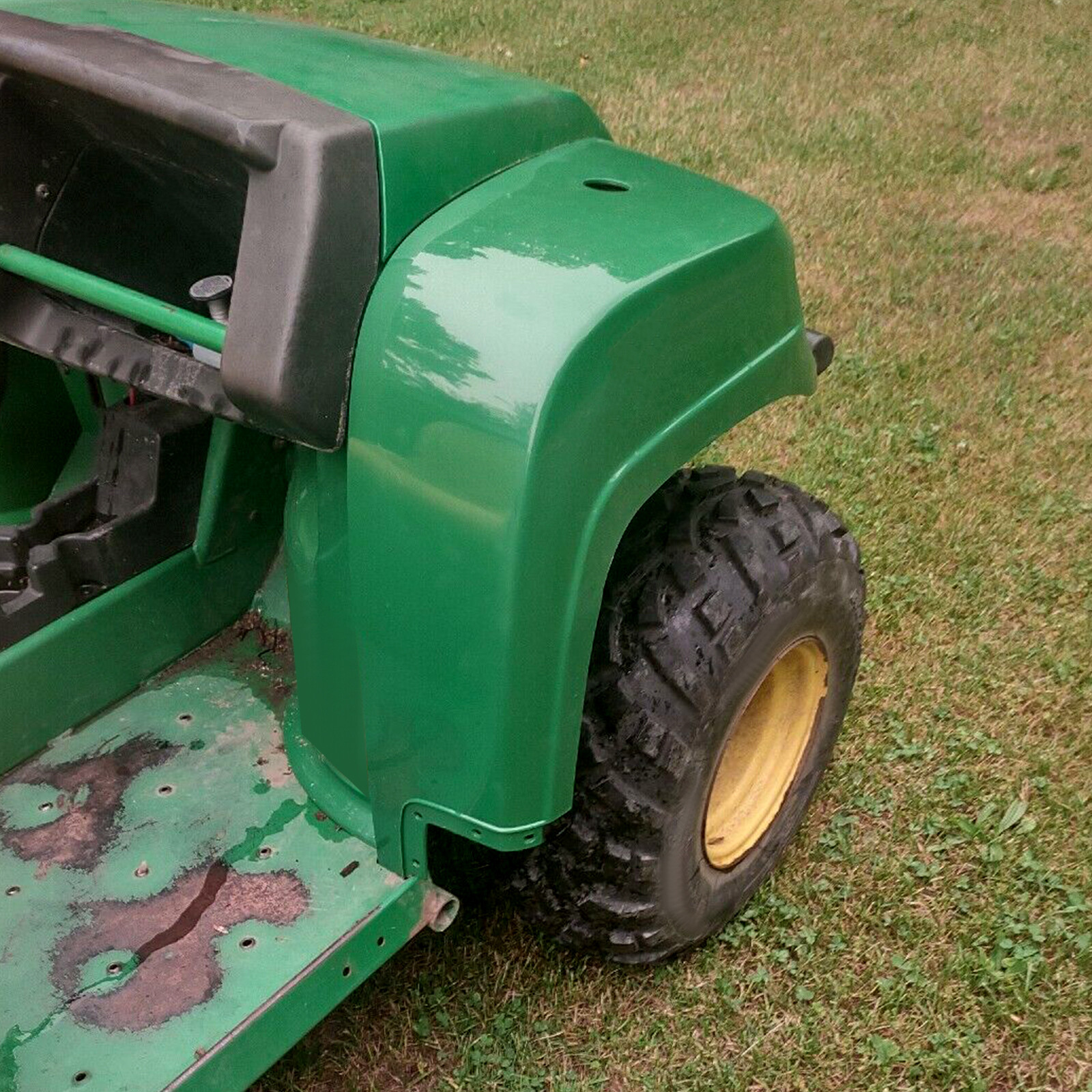 Front Right Fender For John Deere Green - Gator 620i 850D HPX replace AM137567