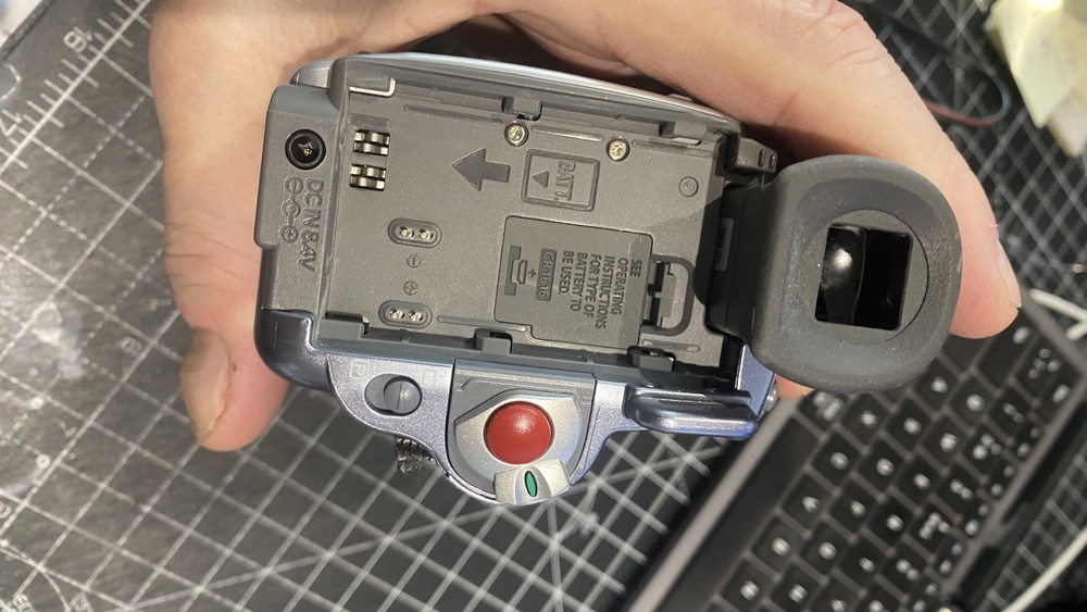 Canon MV700i Handheld MiniDV Camcorder Silver