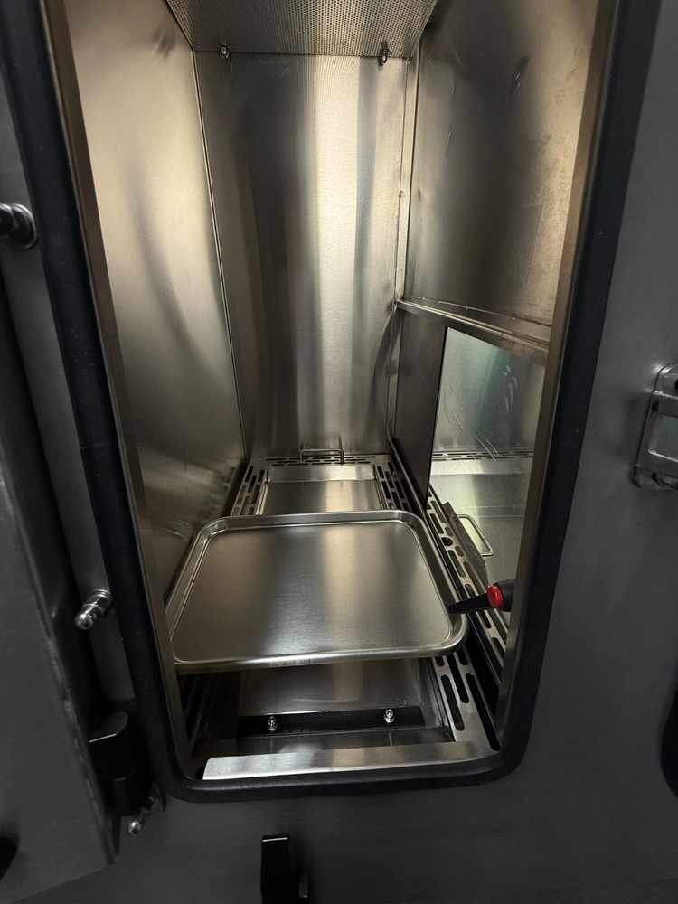 ISO Class 5 Compounding Isolator – Model VF-4USP