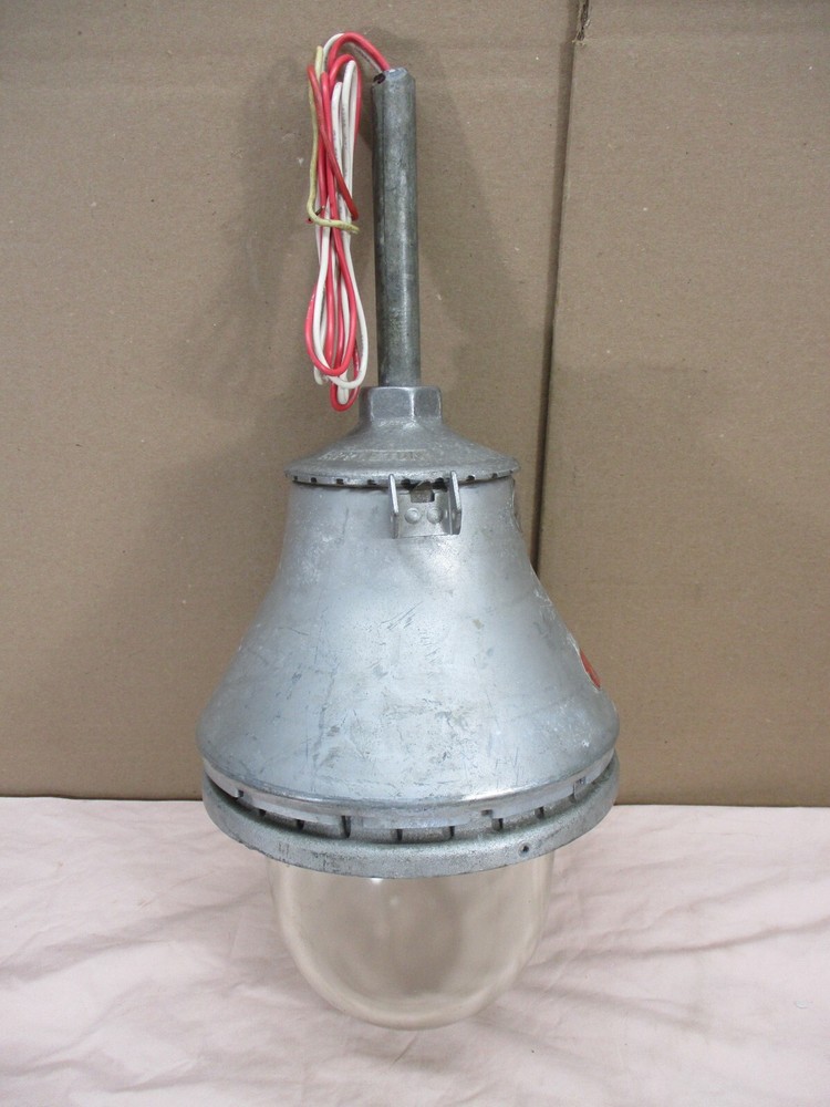 Appleton Electric Company 200W Vented Explosion Proof Light AA-51 Series