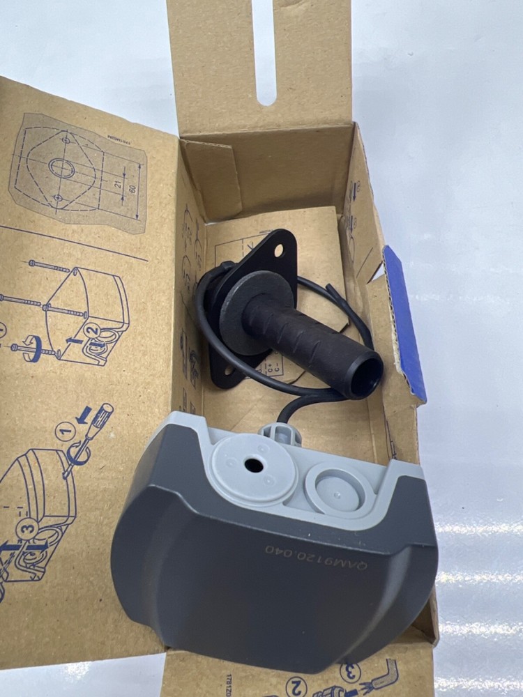 SIEMENS QAM9120.040 DUCT TEMPERATURE SENSOR