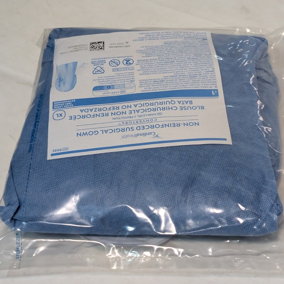 Mixed Lot of 4: Cardinal Health 9545 (x3), Halyard 99285 (x1) XL Surgical Gowns