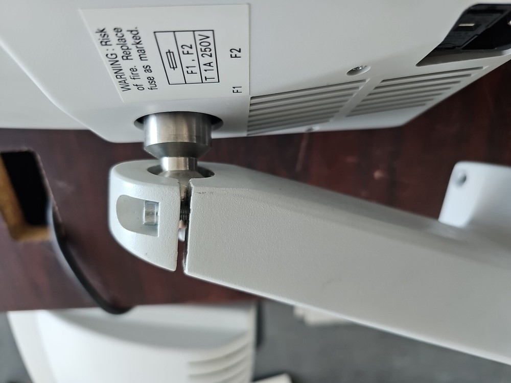 NIDEK CP-690 Automated Chart Projector UNTESTED/POWERS ON (PLS READ DESCRIPTION)