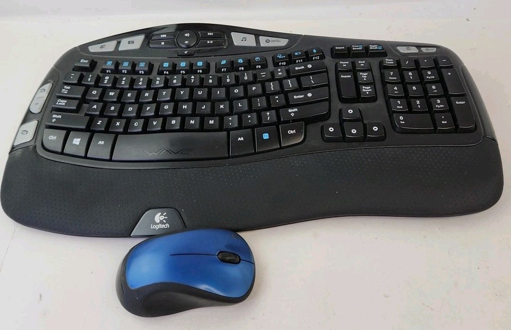 Logitech MK550 Wireless Wave Keyboard Mouse Combo W/ Box.