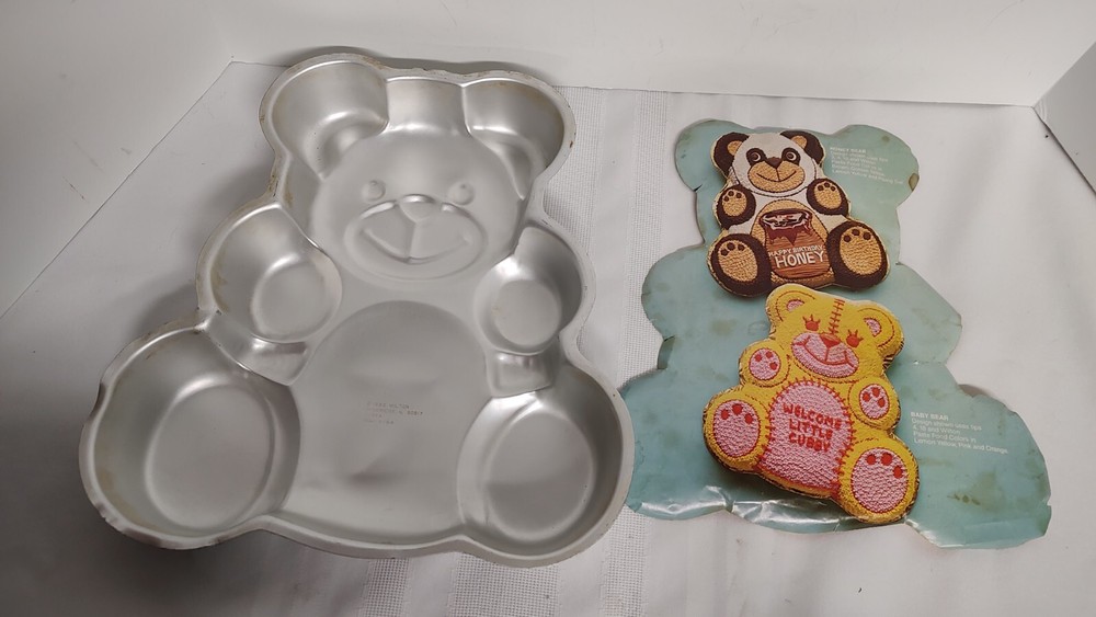 Wilton Cake Pan Huggable Teddy Bear 1982