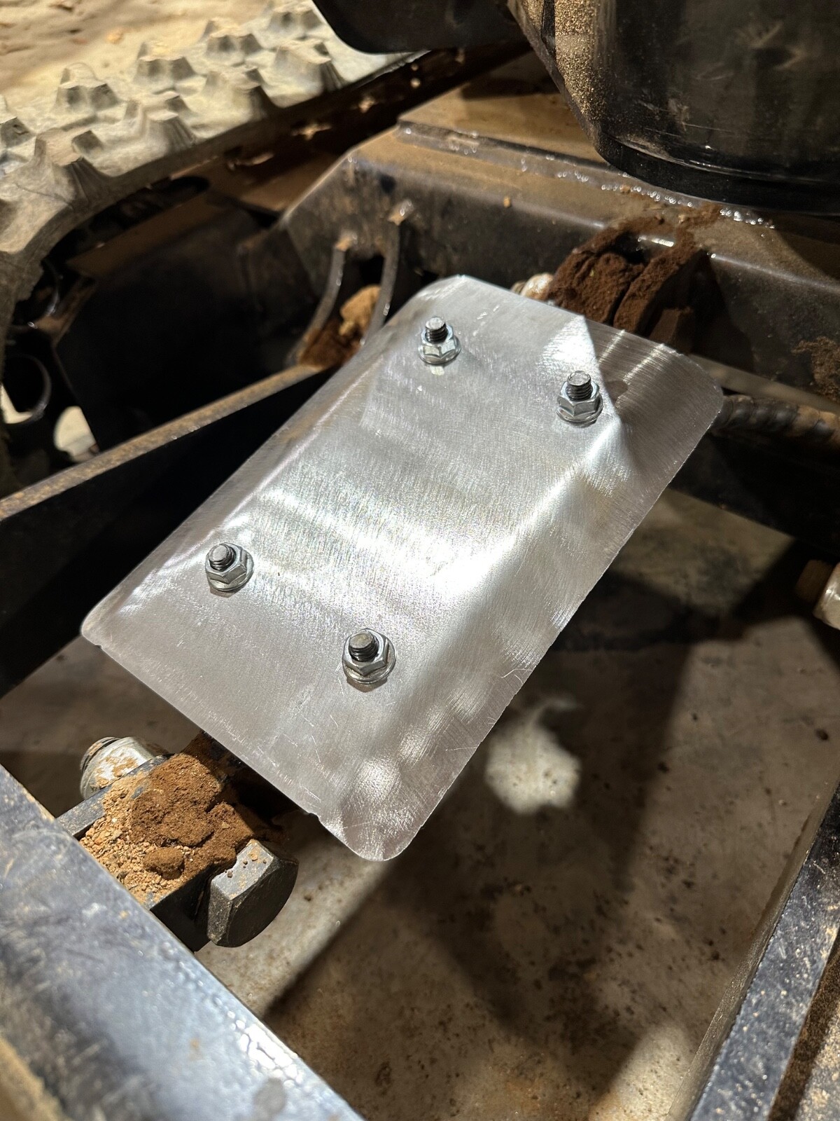 Mini Excavator Track Drive Motor Line Guard Front Ram Chinese 1 Ton Cover China