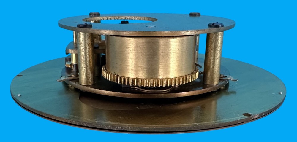 Chelsea ship’s clock 12E Phenolic case circa 1943, Restored
