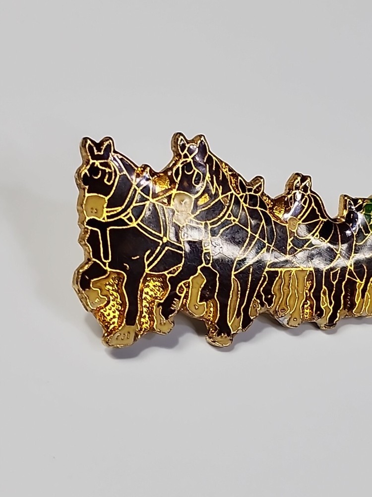 Budweiser Clydesdales Pulling Beer Wagon Lapel Pin Anheuser-Busch