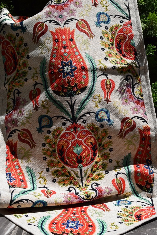 Table Runner Authentic Tulip Motif Table Runner Seljuk Design