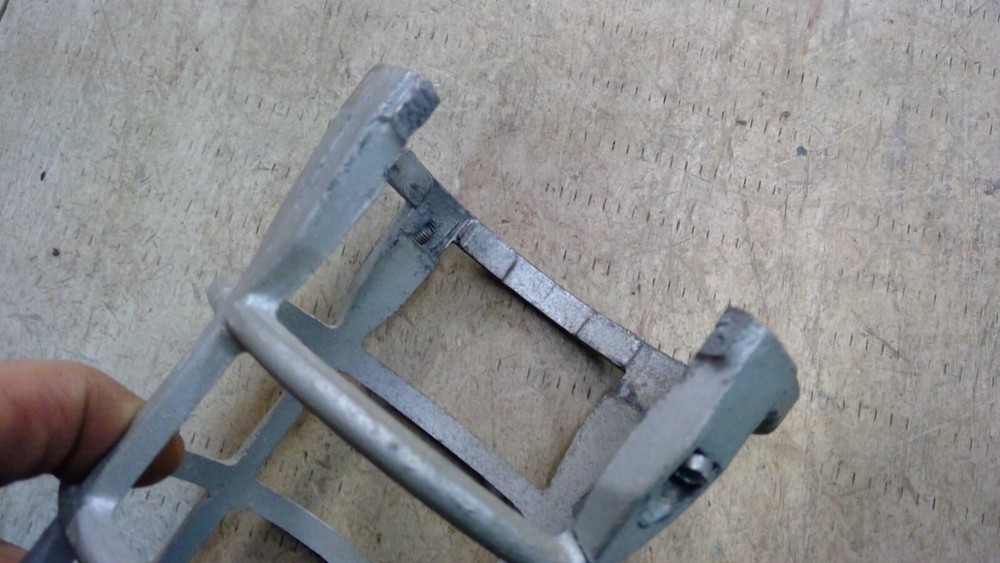 Redodot Explosion Proof Industrial Light Working **Cage has broken piece **