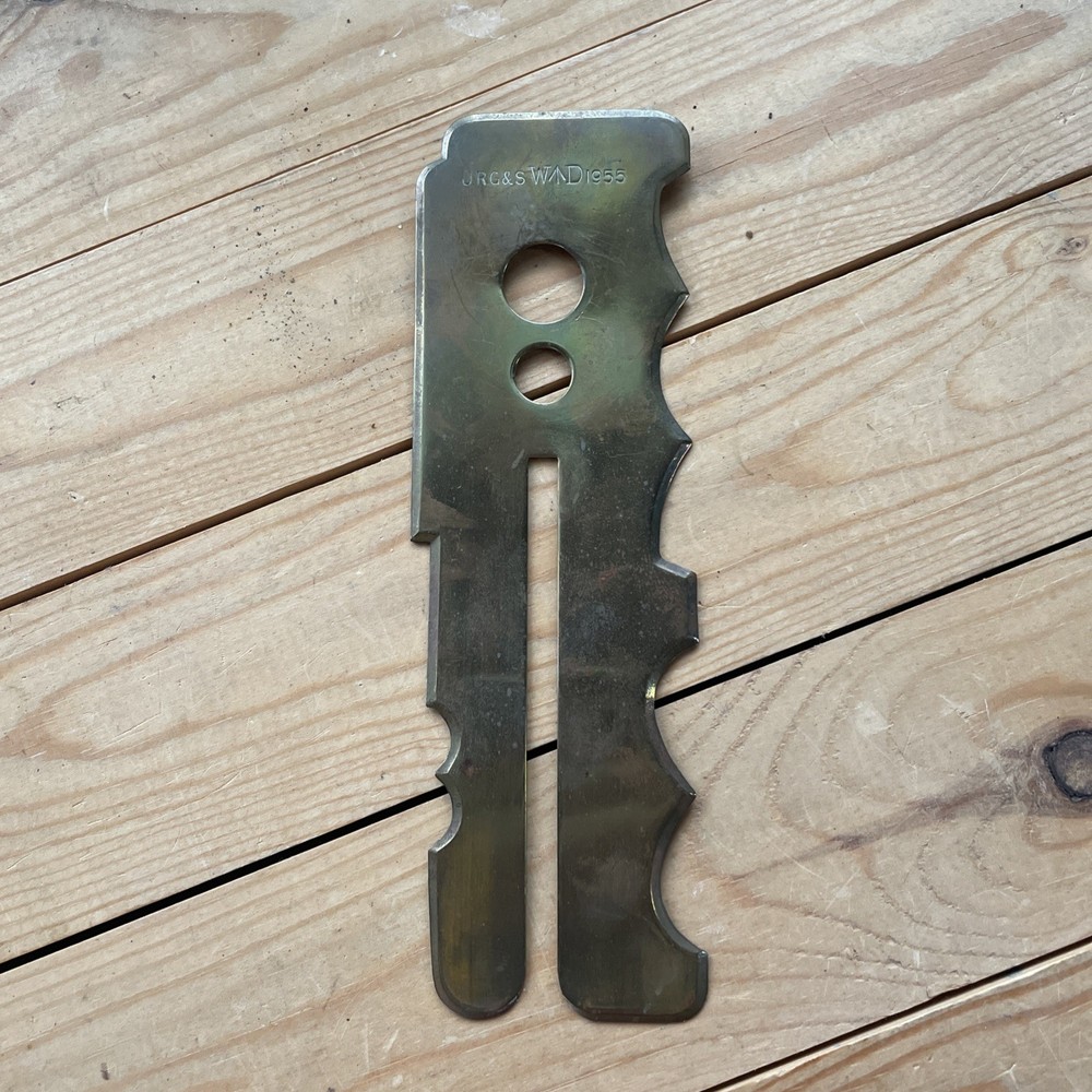 Post WW2 1955 British Army Brass Button Cleaner Marked J.R.G & S WD 1955