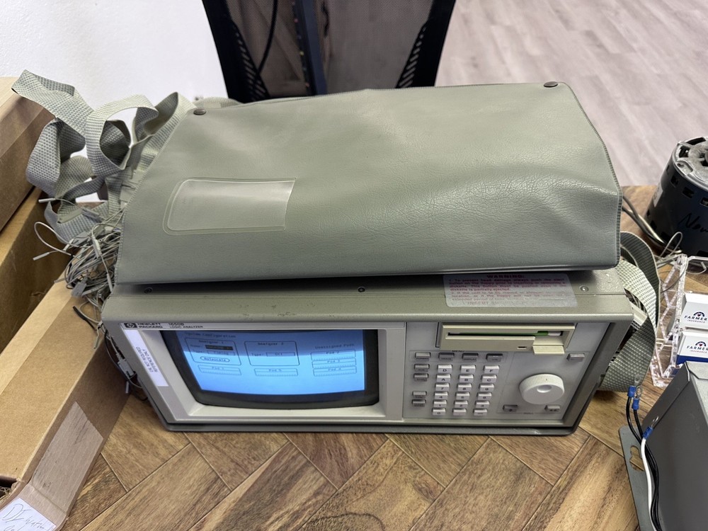 HP Hewlett Packard 1650B Logic Analyzer