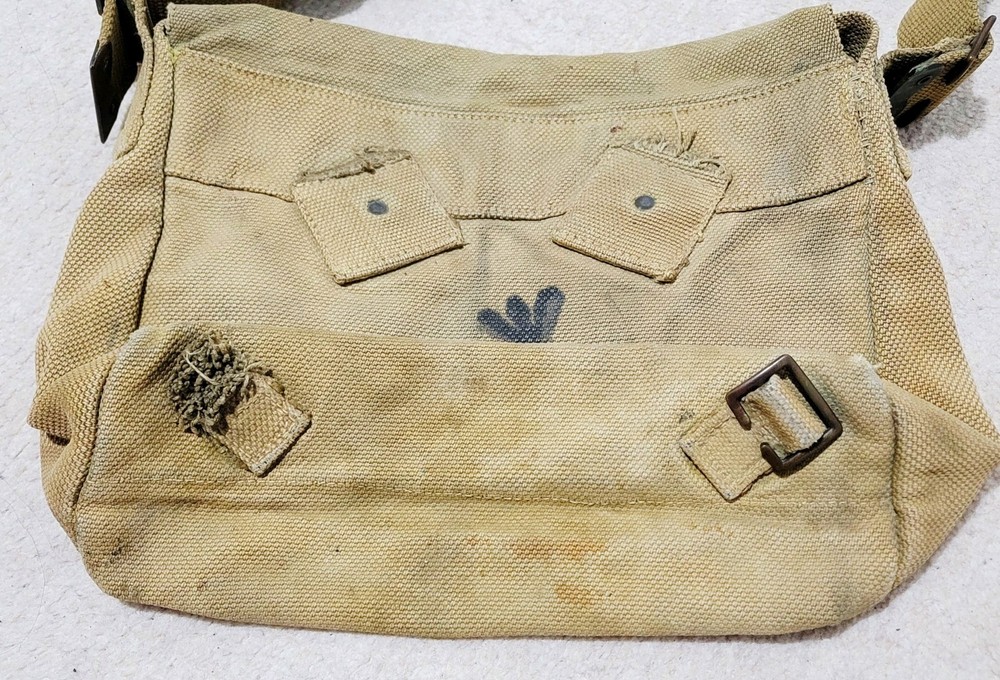 WW1 1918 - BRITISH ARMY WEBBING SMALL PACK BAG WITH STRAP 1908 PATTERN MOUNTED