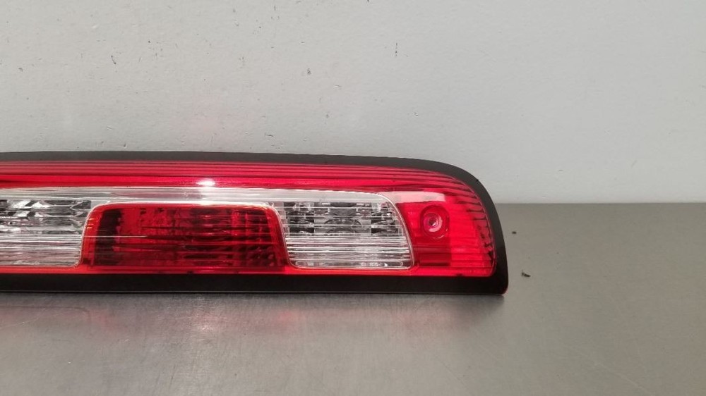 15 CHEVY SILVERADO 1500 HIGH MOUNTED STOP LIGHT