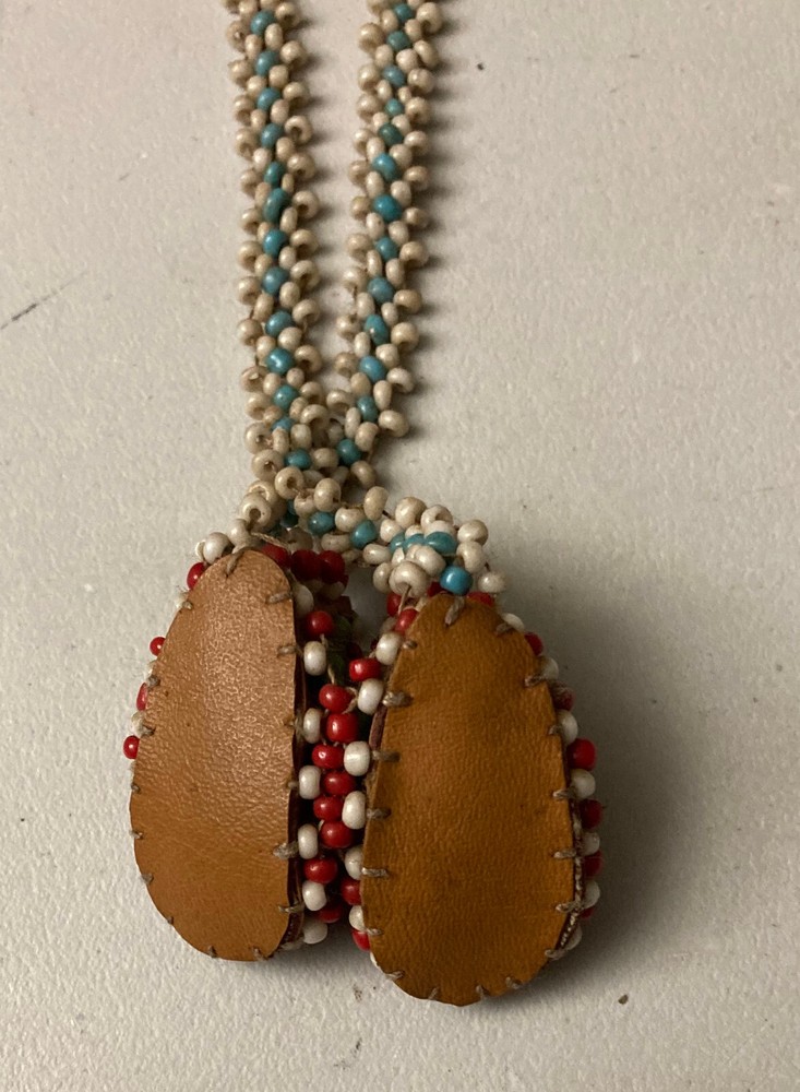 BEADED INDIAN NECKLACE WITH SMALL TINY MOCCASINS