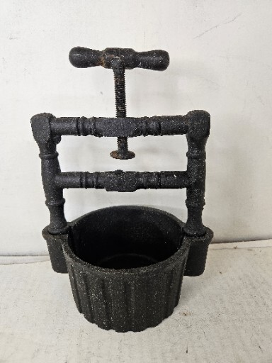 Vintage Enesco Cast Iron Nut Press - Great Condition